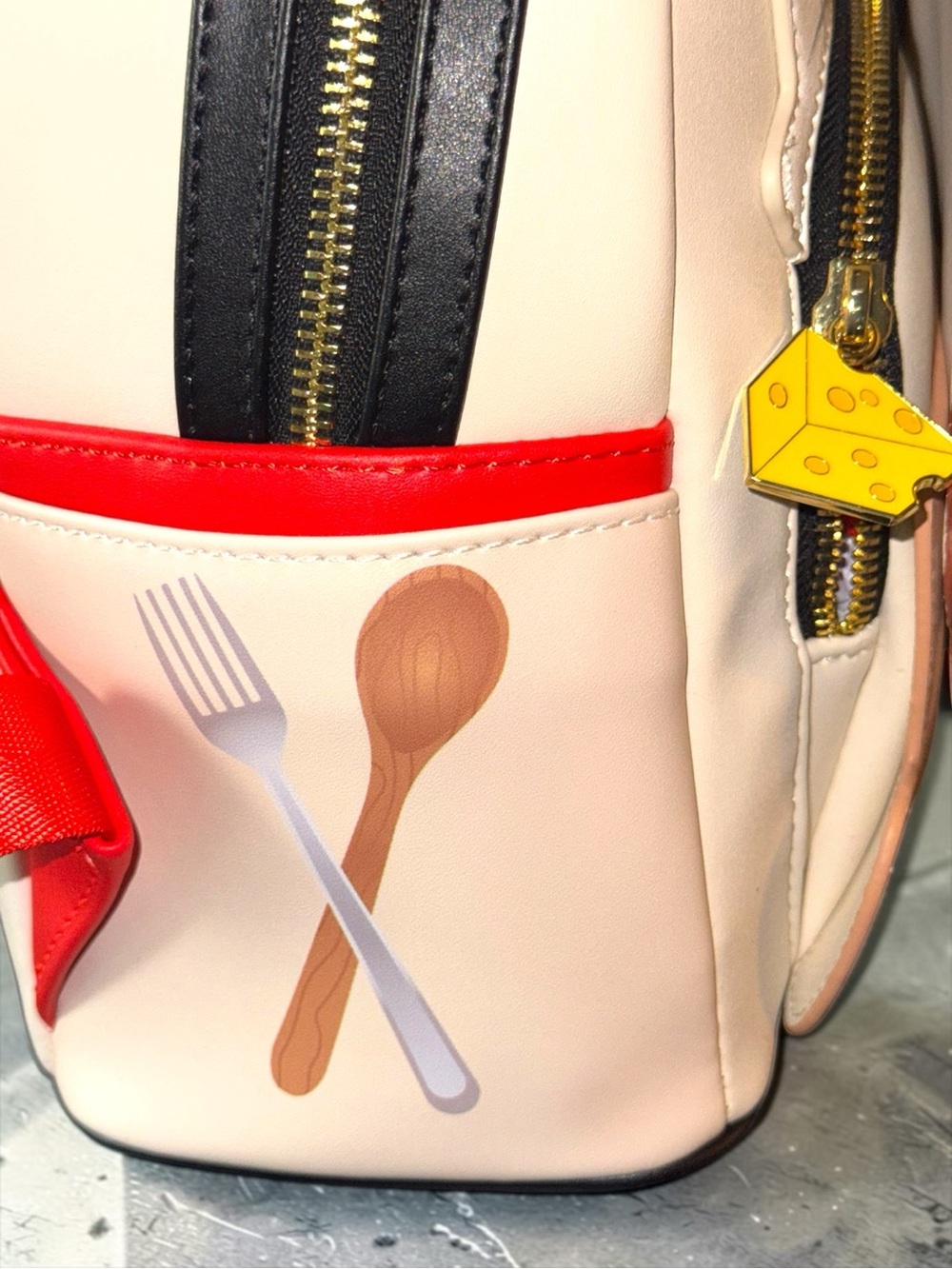 Loungefly Disney Pixar Ratatouille 15th Anniversary Little Chef Mini Backpack - Picture 3 of 6